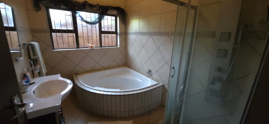 7 Bedroom Property for Sale in Wilkoppies North West